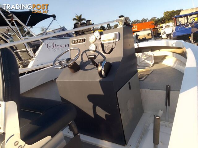 CRUISE CRAFT 6M CENTRE CONSOLE-200HP MERCURY 2 STROKE AND TRAILER