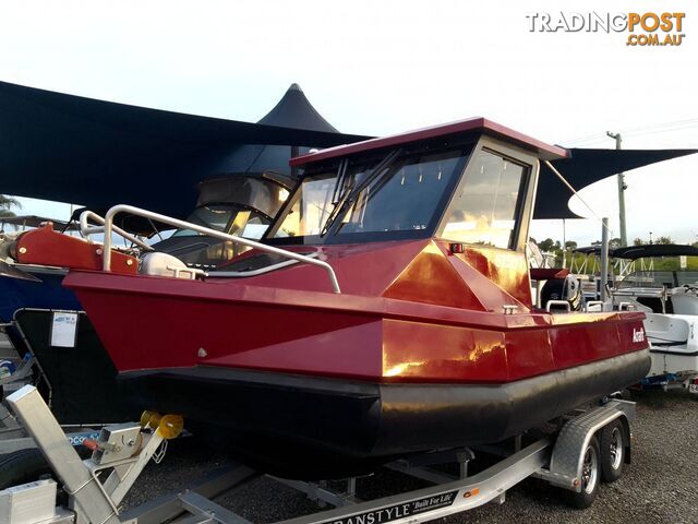 ACRAFT MARINE DEMO ALUMINIUM 625HT ADVANCED FORWARD CABIN- 200HP 4 STROKE SUZUKI AND TRAILER