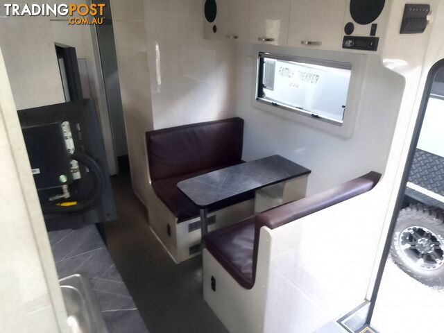 GOLD STAR 20FT FAMILY TOURING BUNK CARAVAN