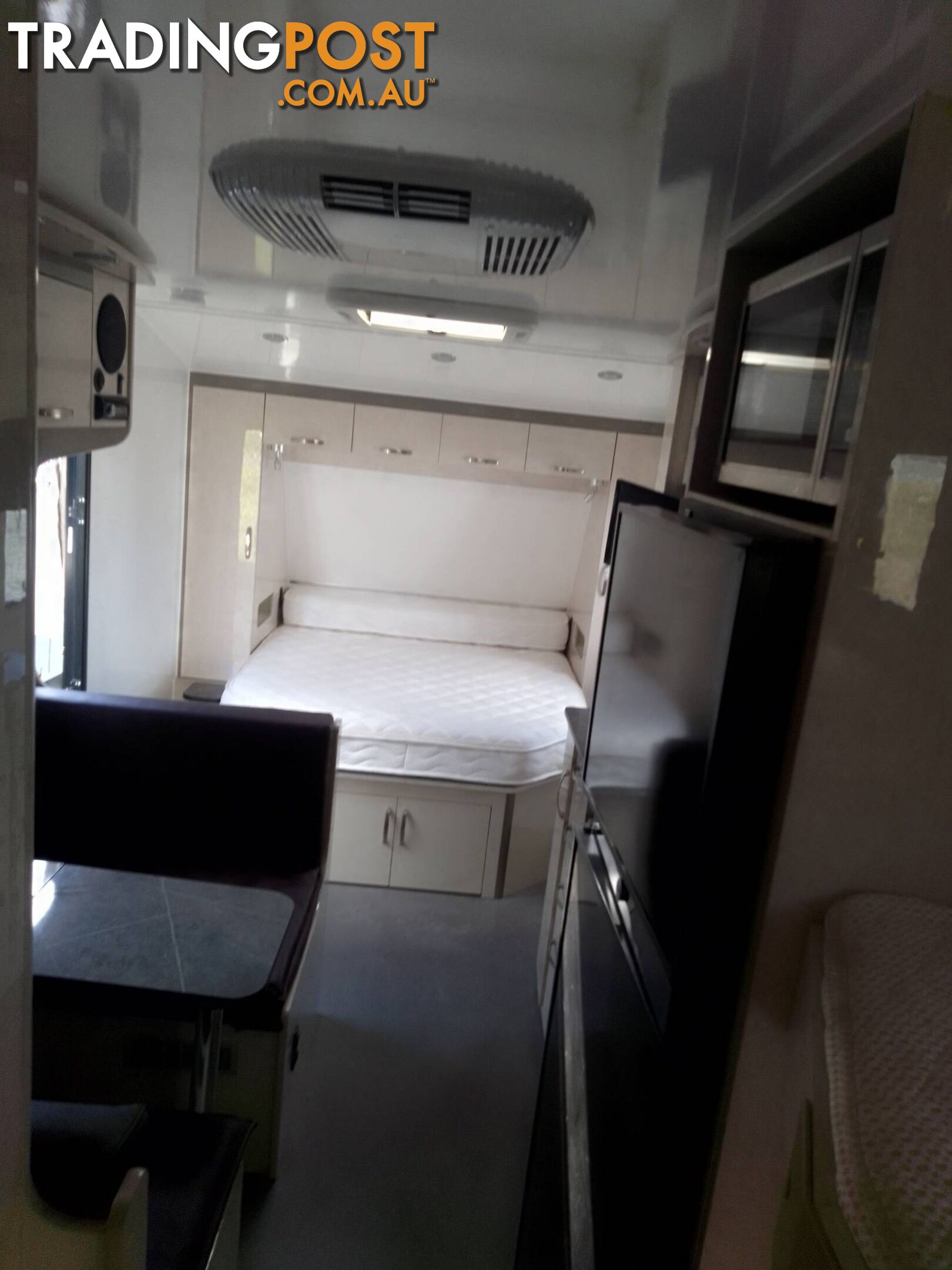 GOLD STAR 20FT FAMILY TOURING BUNK CARAVAN