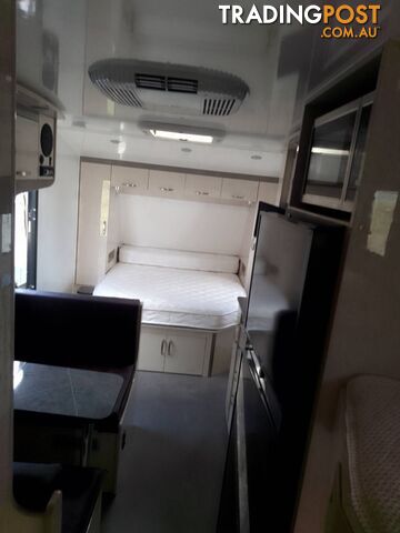 GOLD STAR 20FT FAMILY TOURING BUNK CARAVAN