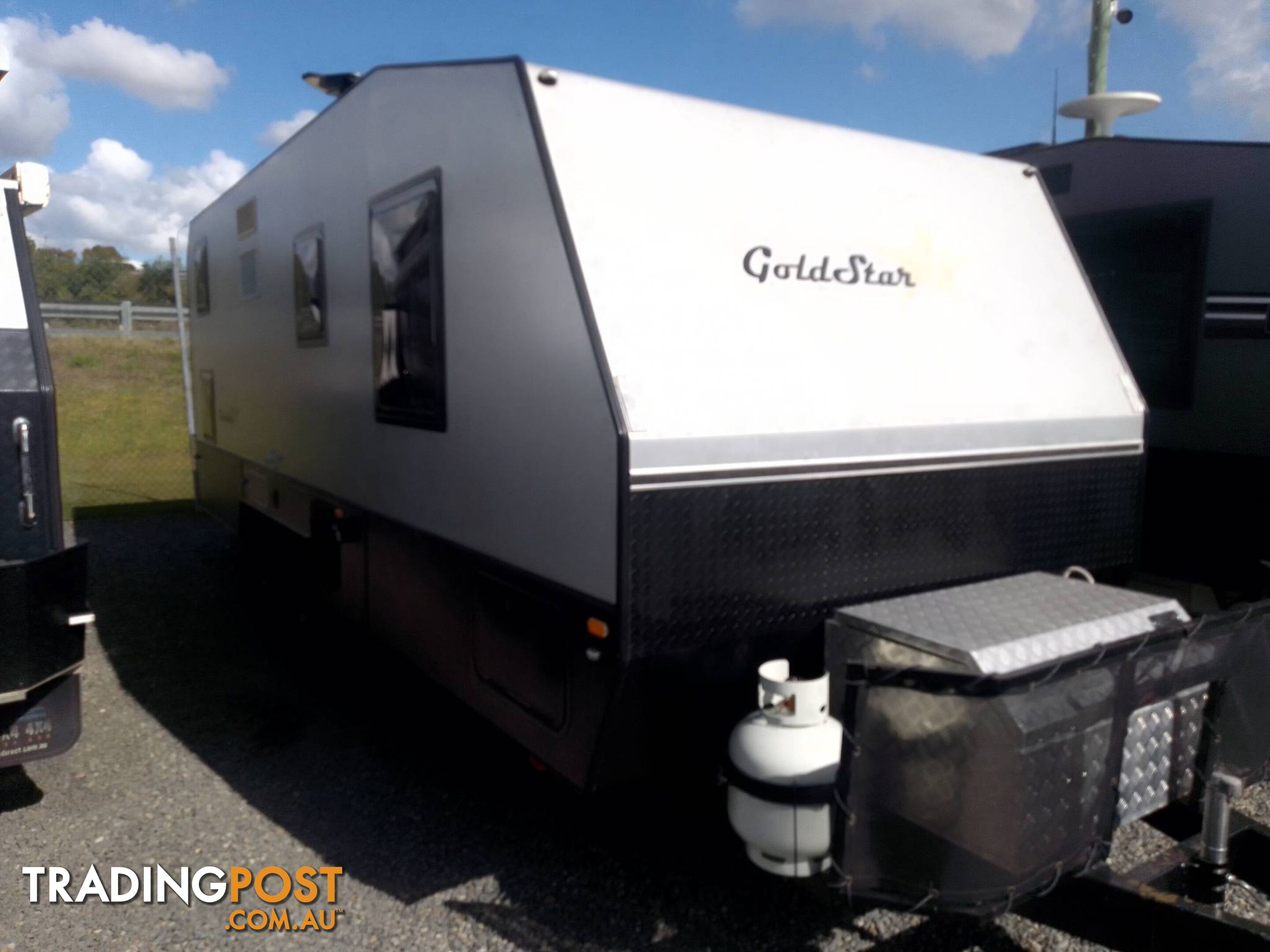 GOLD STAR 20FT FAMILY TOURING BUNK CARAVAN