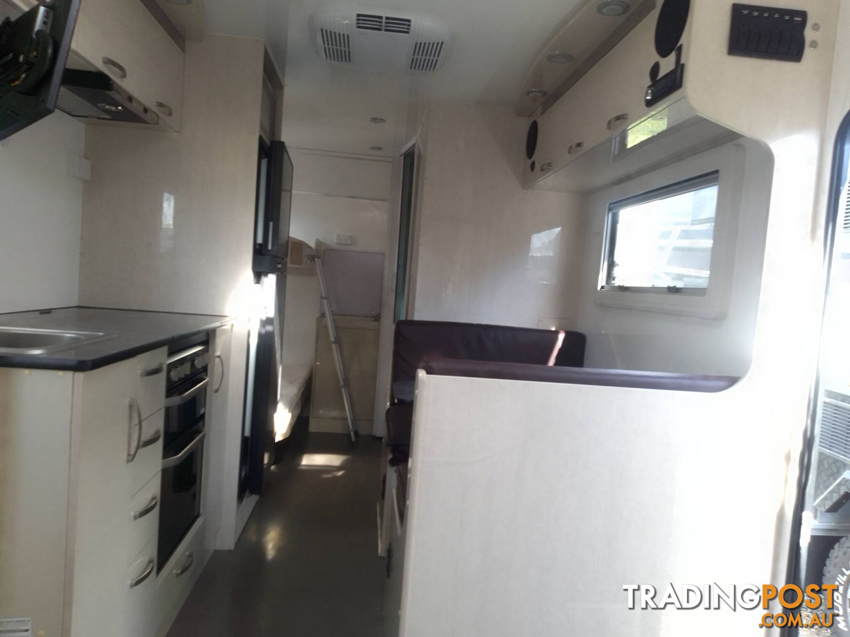 GOLD STAR 20FT FAMILY TOURING BUNK CARAVAN