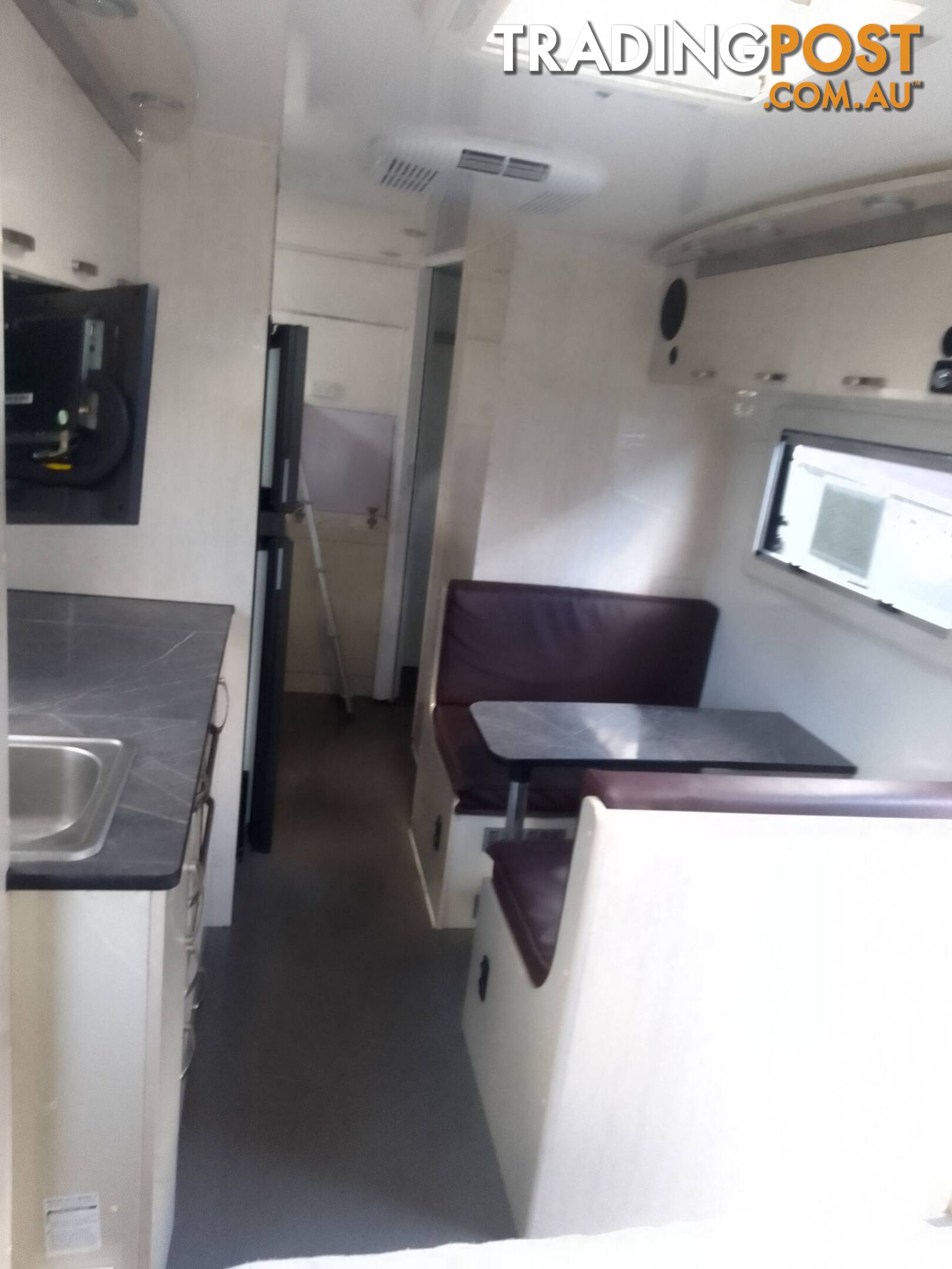 GOLD STAR 20FT FAMILY TOURING BUNK CARAVAN