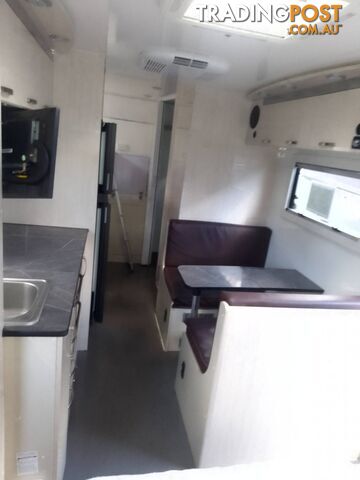 GOLD STAR 20FT FAMILY TOURING BUNK CARAVAN