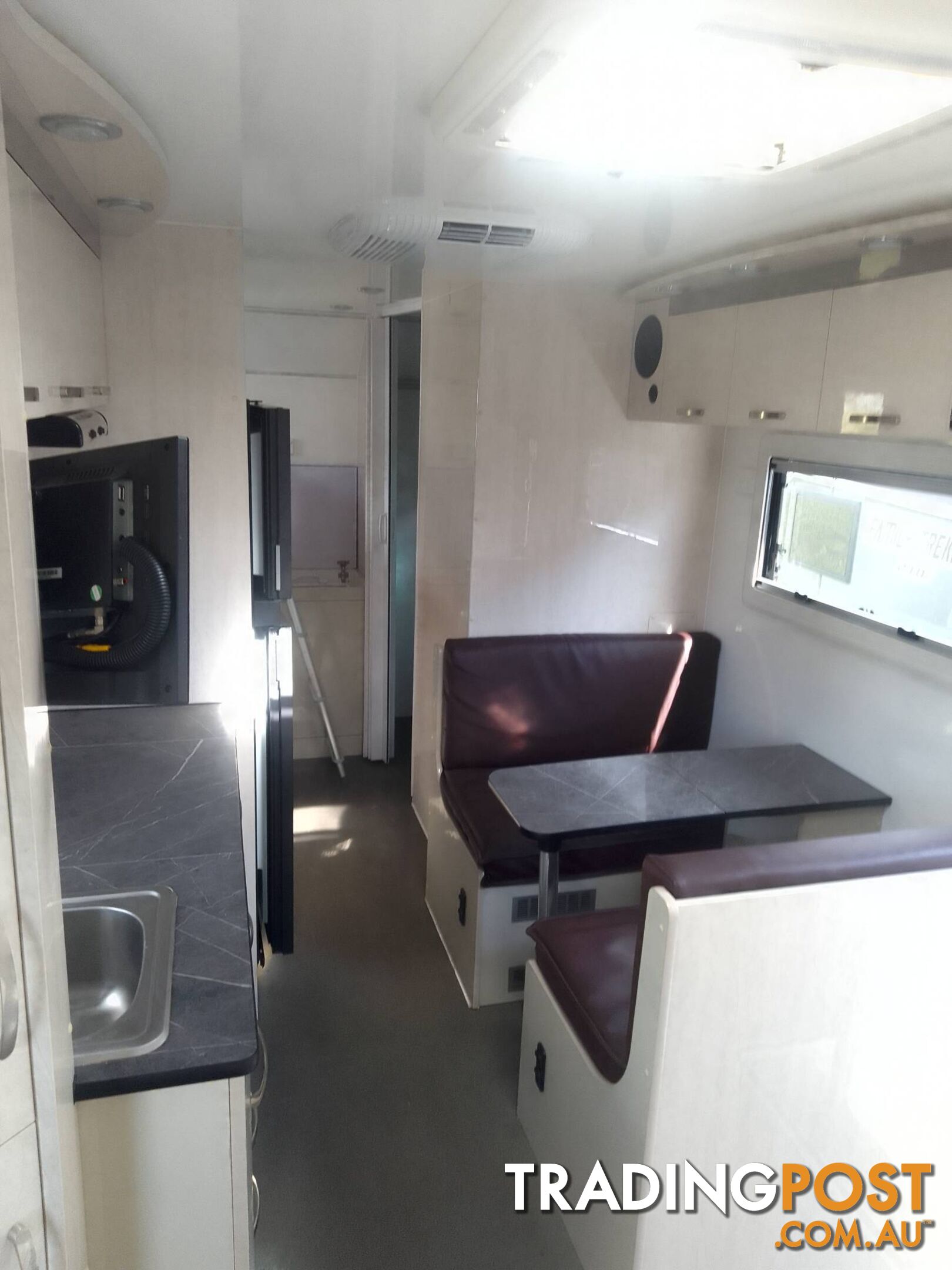 GOLD STAR 20FT FAMILY TOURING BUNK CARAVAN