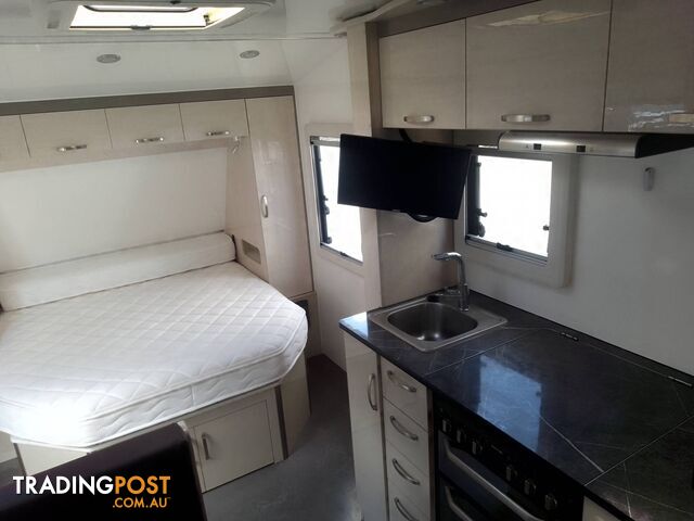 GOLD STAR 20FT FAMILY TOURING BUNK CARAVAN