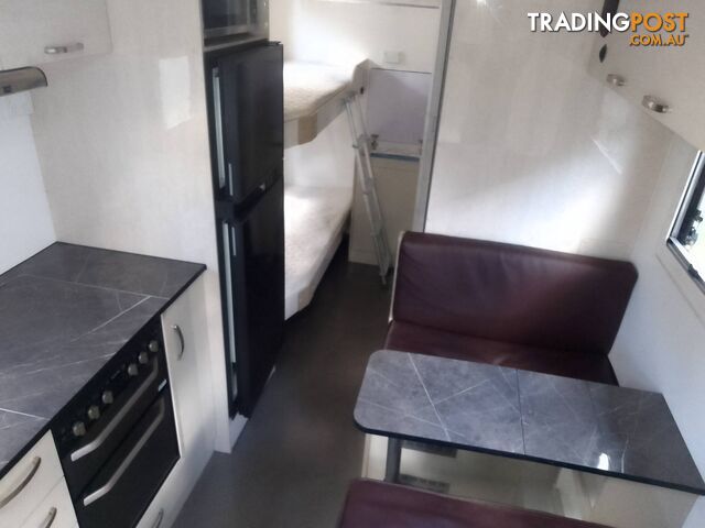 GOLD STAR 20FT FAMILY TOURING BUNK CARAVAN