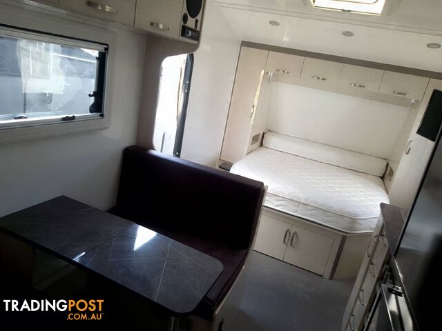 GOLD STAR 20FT FAMILY TOURING BUNK CARAVAN