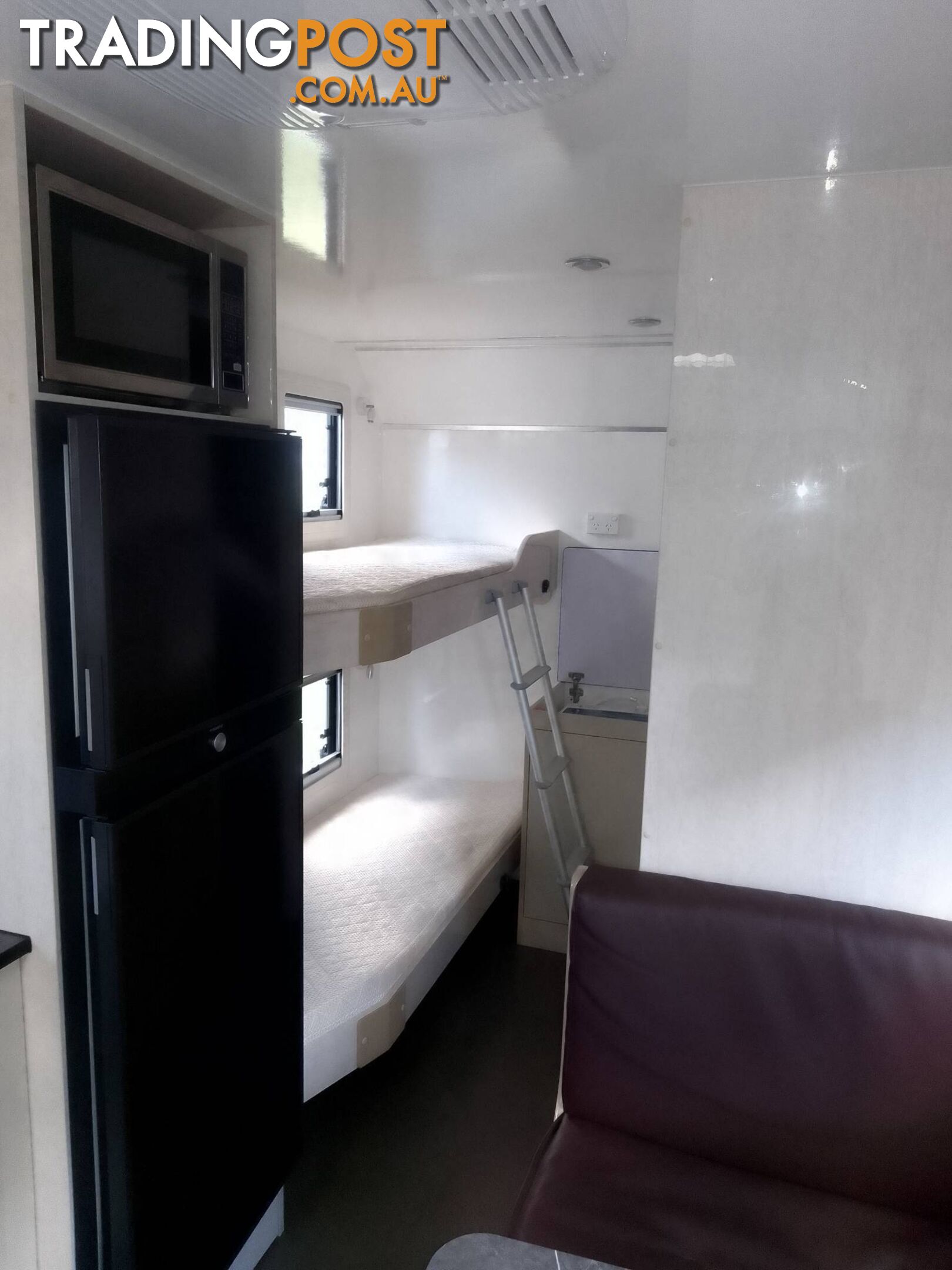 GOLD STAR 20FT FAMILY TOURING BUNK CARAVAN