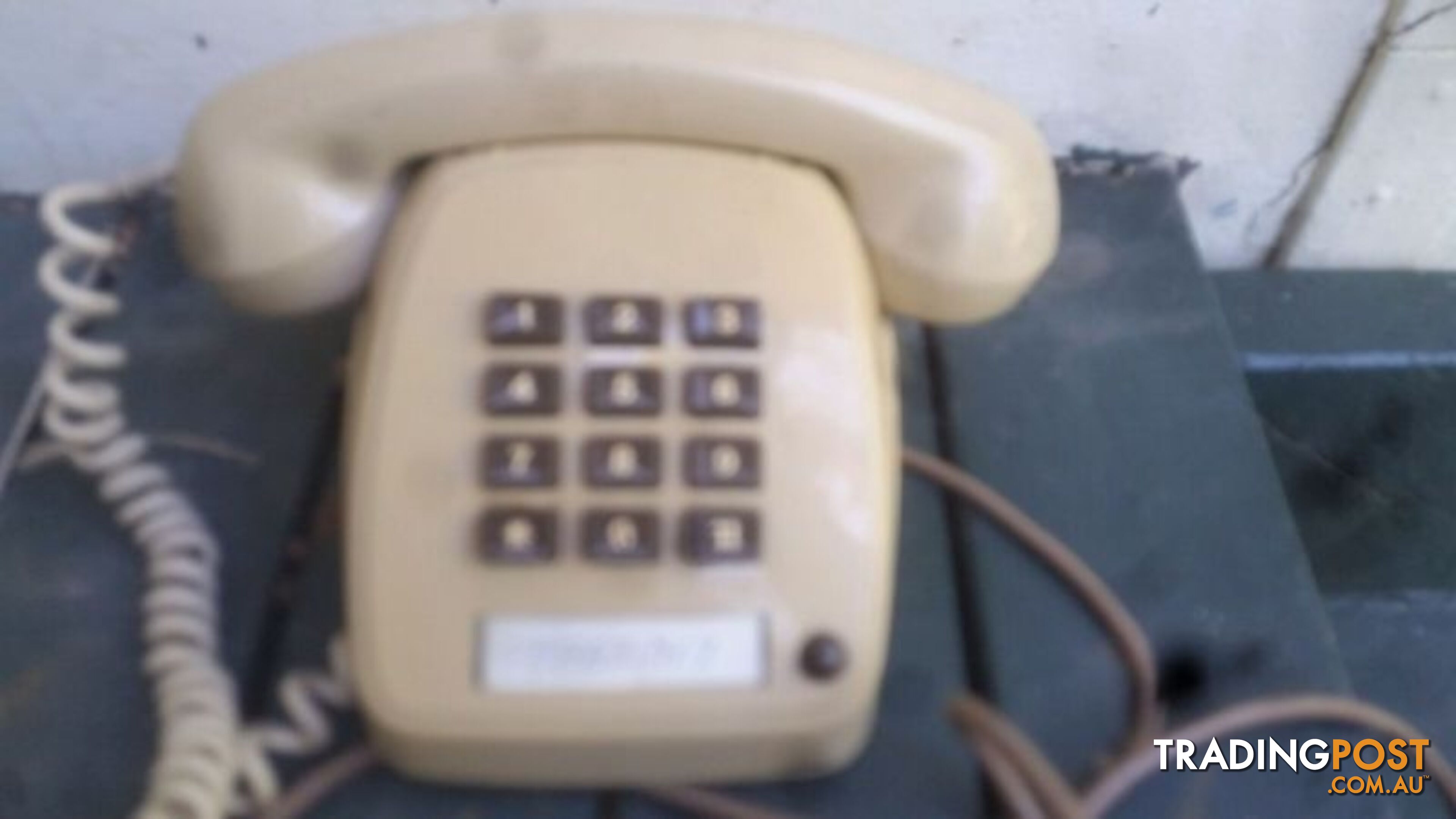 RETRO PUSH BUTTON PHONE