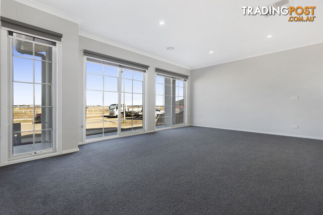 10 Groat Street Lucas VIC 3350