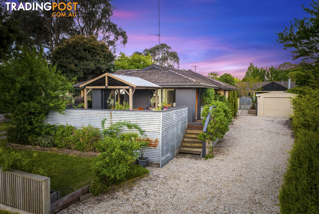 10 Ditchfield Road BROWN HILL VIC 3350