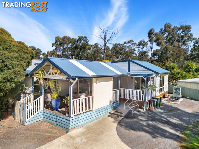 96 Knights Road HILLCREST VIC 3351