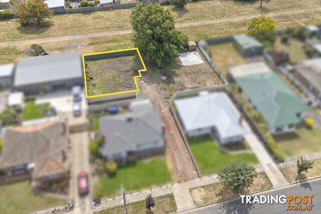 2/42 Victory Avenue ALFREDTON VIC 3350 - photo 3 of 10