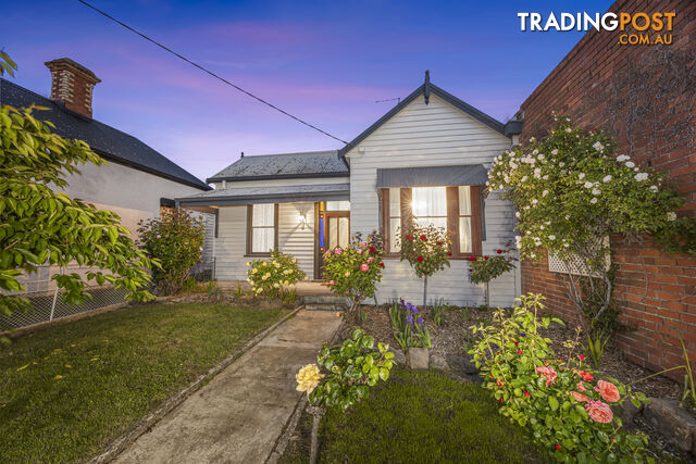 204 Neill Street SOLDIERS HILL VIC 3350 - photo 1 of 35