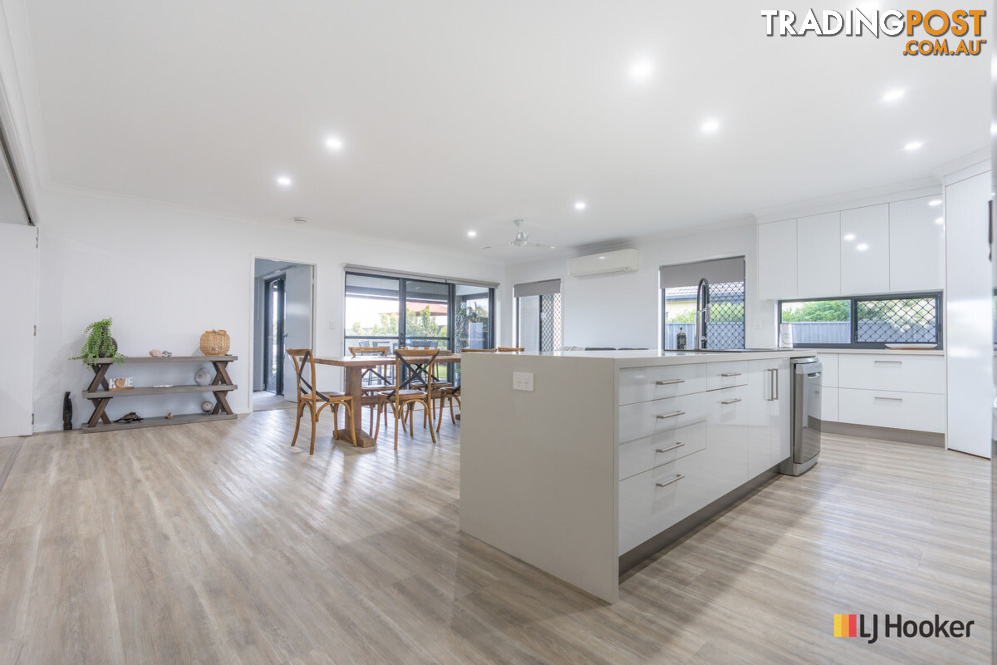 190 Barolin Esplanade CORAL COVE QLD 4670