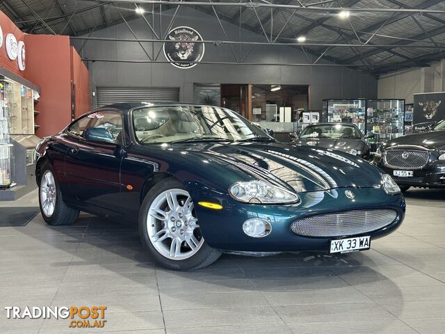 2002 JAGUAR XK8  2002MY CLASSIC COUPE