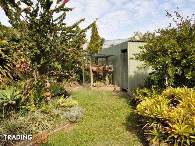 6 Maida Street COOEE BAY QLD 4703