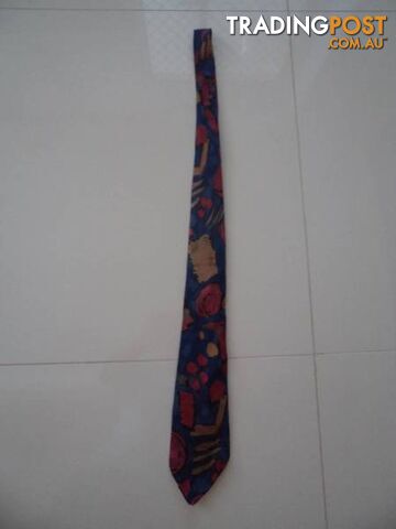 PIERRE CARDIN SILK TIE $10 - photo 3 of 3