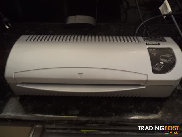 LAMINATOR A4 FELLOWES BRAND WORKS WELL