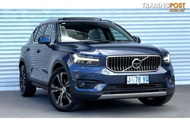 2022 VOLVO XC40