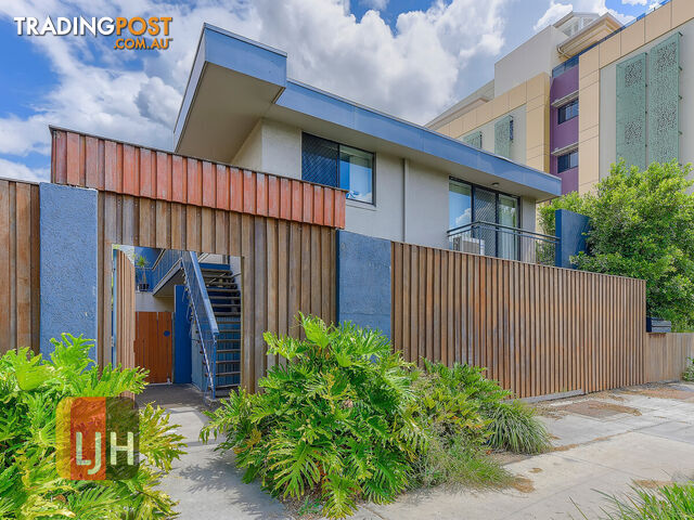 3/574 Kingsford Smith Drive HAMILTON QLD 4007