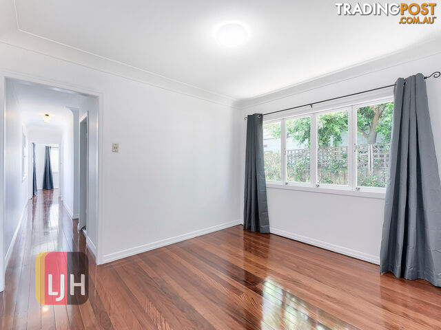 1/12 Dacca Street RED HILL QLD 4059 - photo 4 of 4
