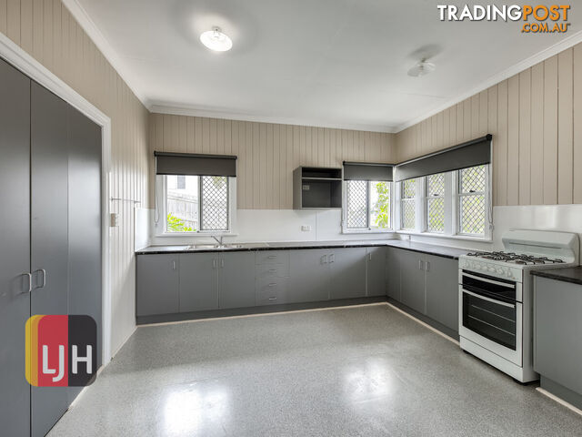 23 Waroon Street STAFFORD QLD 4053 - photo 2 of 8