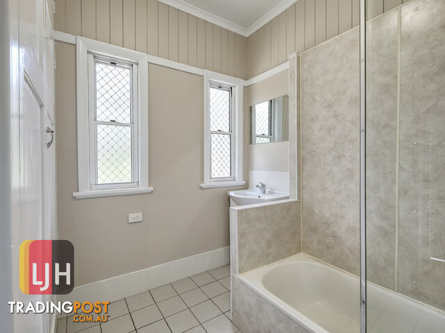23 Waroon Street STAFFORD QLD 4053 - photo 5 of 8