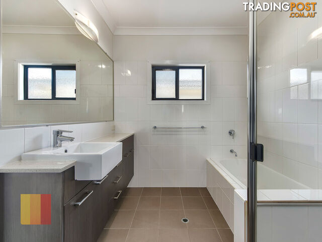 21 Emerald Street KEDRON QLD 4031 - photo 5 of 9