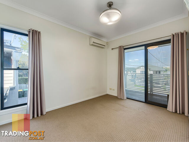 21 Emerald Street KEDRON QLD 4031 - photo 4 of 9