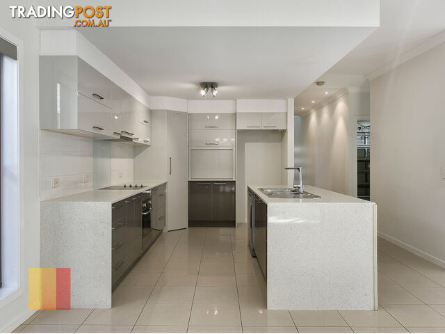 21 Emerald Street KEDRON QLD 4031 - photo 2 of 9