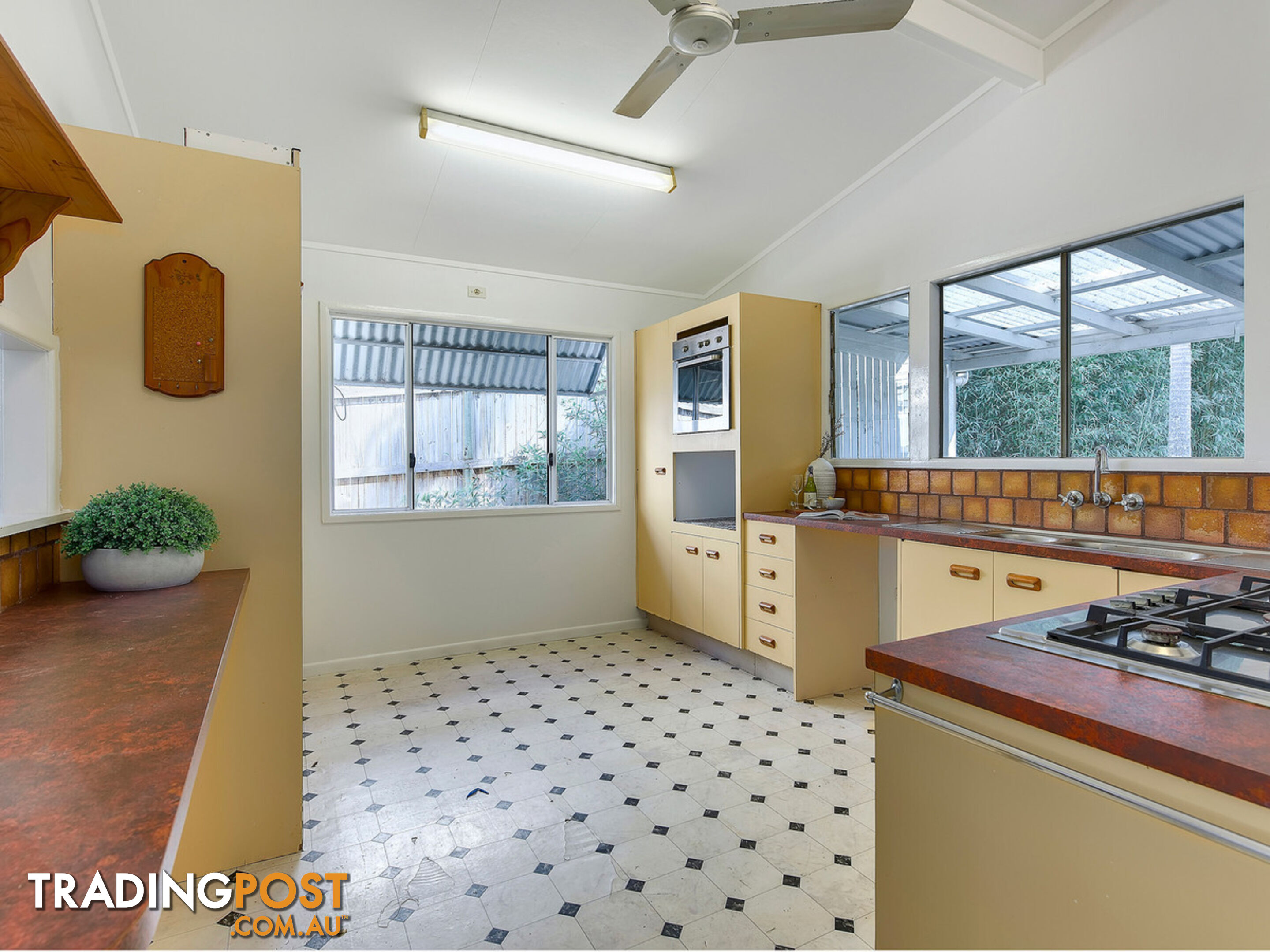 12 Rutherford Street STAFFORD HEIGHTS qld 4053