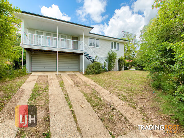 4 Woongarra Street THE GAP QLD 4061