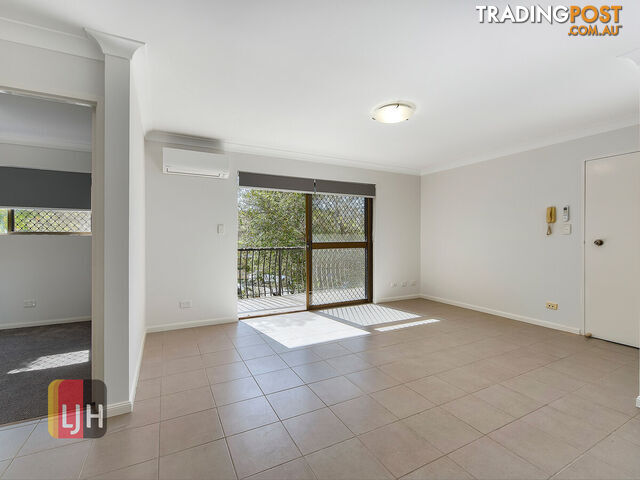 2/70 Hilltop Avenue CHERMSIDE QLD 4032