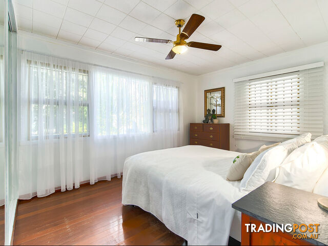 307 Kitchener Road STAFFORD HEIGHTS QLD 4053