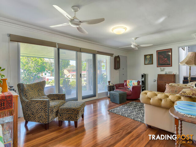 8 Kurago Street CHERMSIDE WEST QLD 4032 - photo 4 of 10