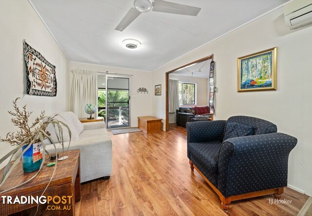 16 Russell Street ESK QLD 4312