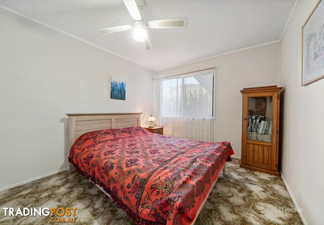 16 Russell Street ESK QLD 4312