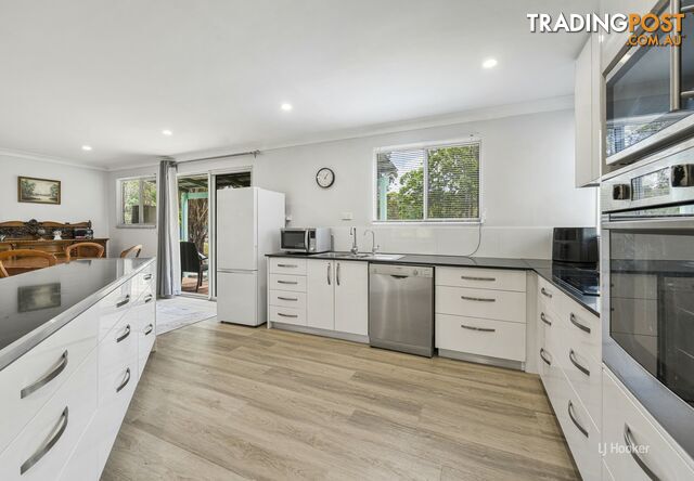 39 McLaughlan Road BENARKIN NORTH QLD 4314 - photo 4 of 17