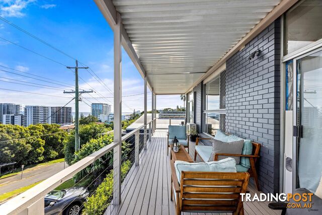 28 Rutledge Street COOLANGATTA QLD 4225 - photo 4 of 25