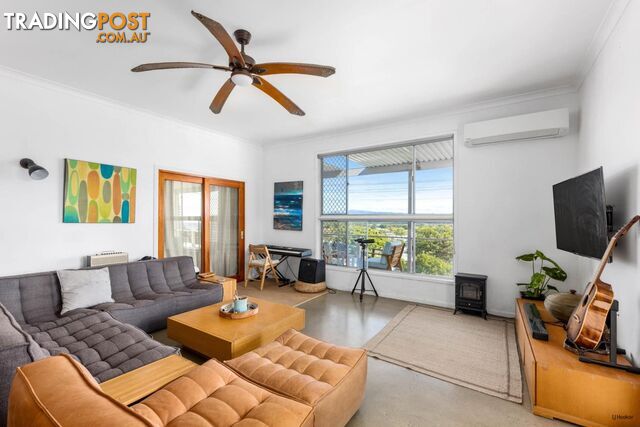 28 Rutledge Street COOLANGATTA QLD 4225 - photo 3 of 25