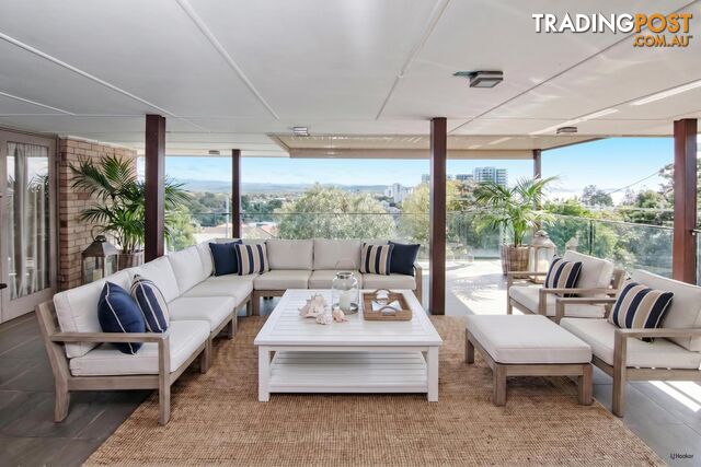 22 & 22a Rutledge Street COOLANGATTA QLD 4225