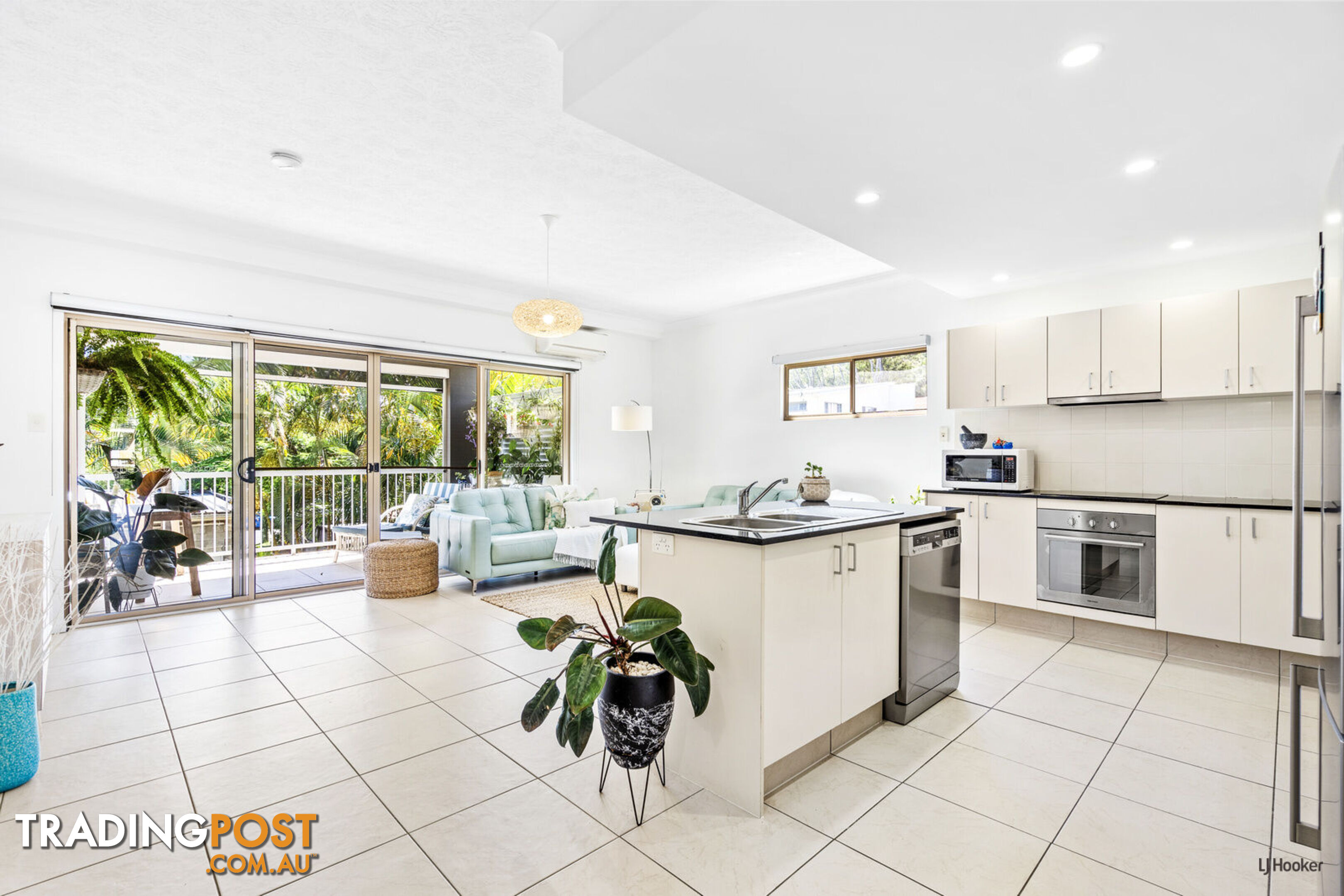 216/3-5 Thrower Drive CURRUMBIN QLD 4223