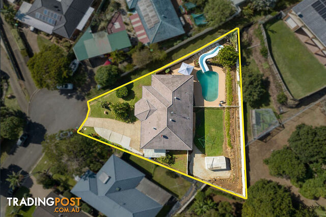 6 Gleneagles Place BANORA POINT NSW 2486