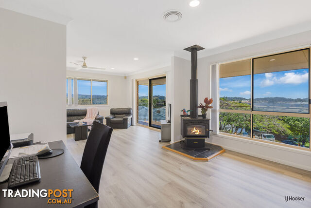 6 Gleneagles Place BANORA POINT NSW 2486