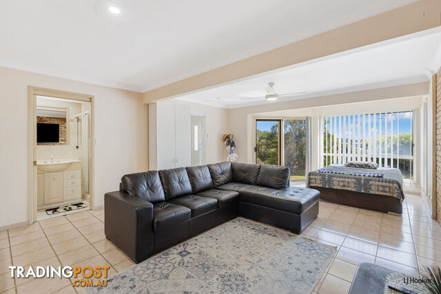 6 Gleneagles Place BANORA POINT NSW 2486