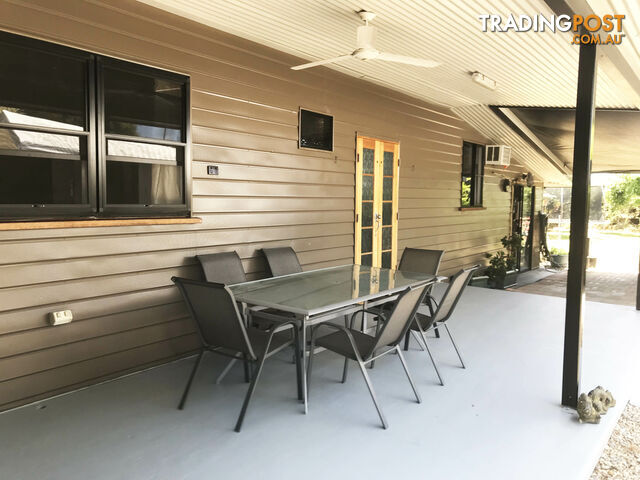 11 Ryrie St El Arish QLD 4855