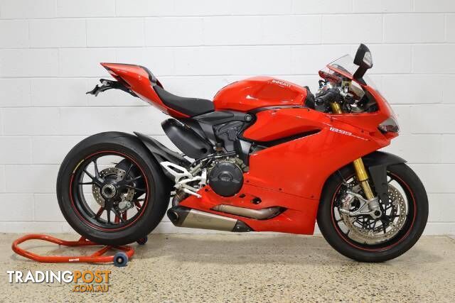 2016  DUCATI 1299 PANIGALE S ROAD SUPERBIKE CYCLE